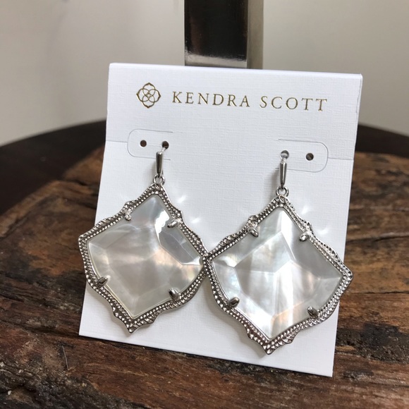 NWT Kendra Scott Silver Ivory MOP Kirsten’s! - Picture 8 of 10